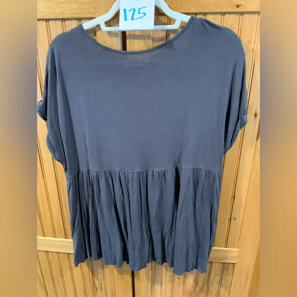 Mudd Charcoal V-Neck Blouse - Picture 2 of 3
